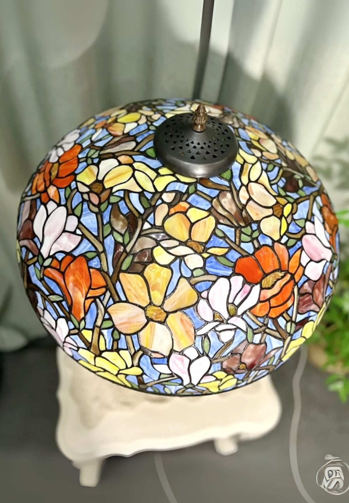 Huge 22 inch wide Magnolia Flower Tiffany Table Lamp(only 1)