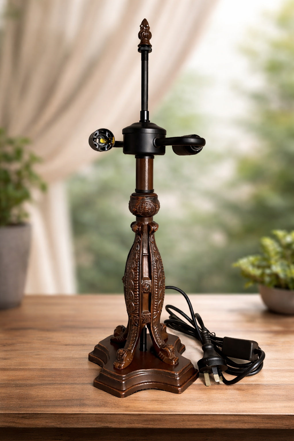 Premium Vintage Bronze Table Lamp Base – Dual E14 Sockets (For 10"–12" Tiffany Shades)