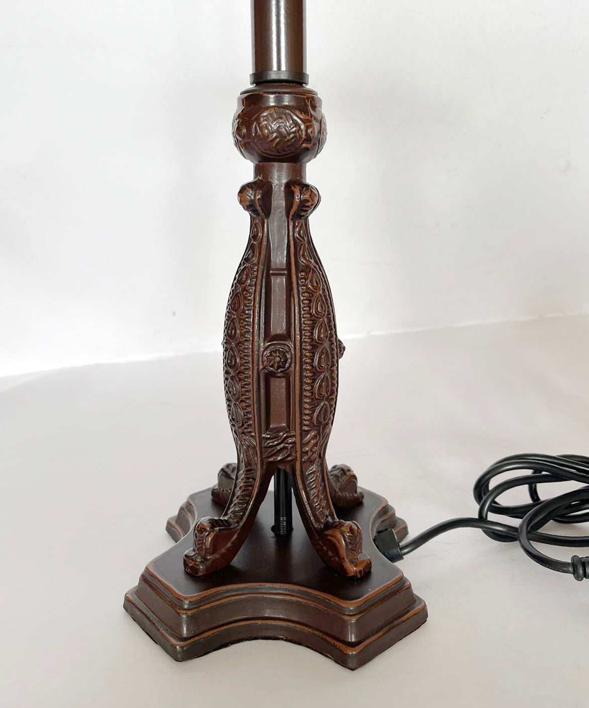 Premium Vintage Bronze Table Lamp Base – Dual E14 Sockets (For 10"–12" Tiffany Shades)