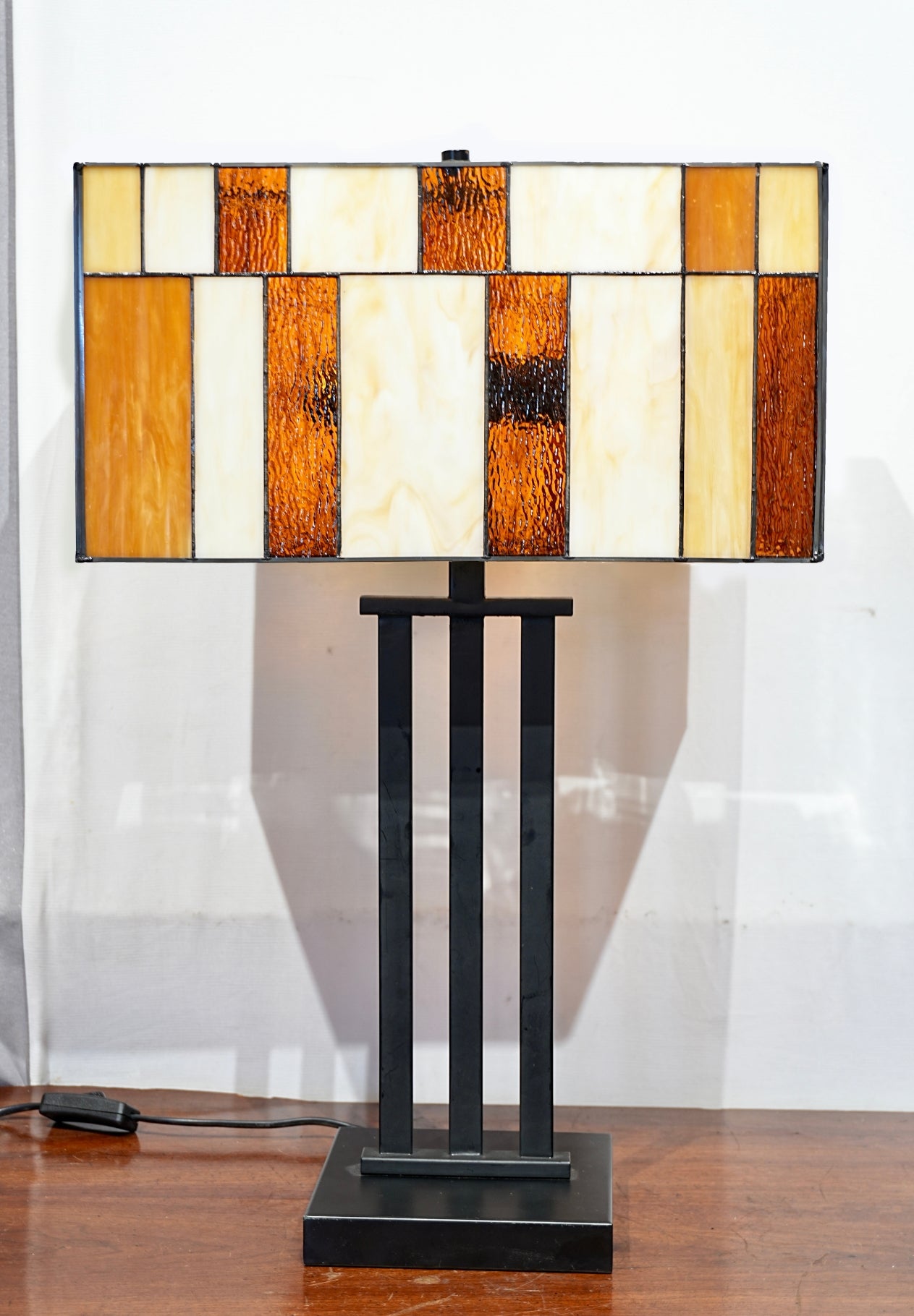 Large Modern Geometric Stained Glass Table Lamp – Amber Gold