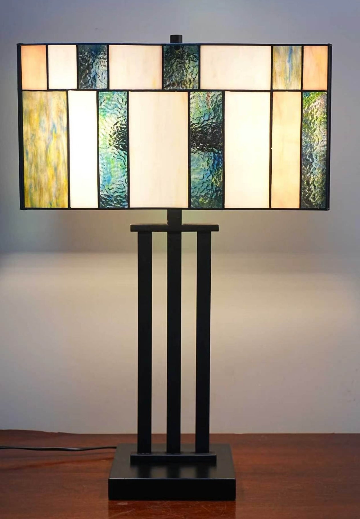Large Modern Geometric Stained Glass Table Lamp – Forest Green