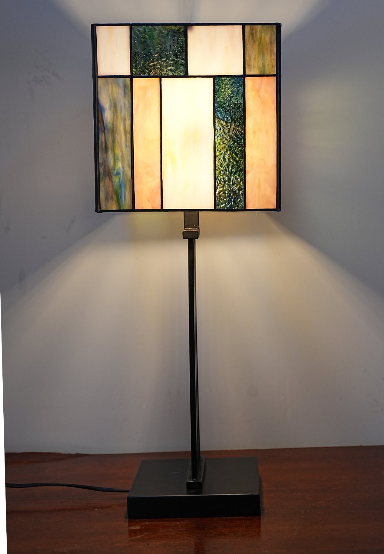 Large Modern Geometric Stained Glass Table Lamp – Forest Green