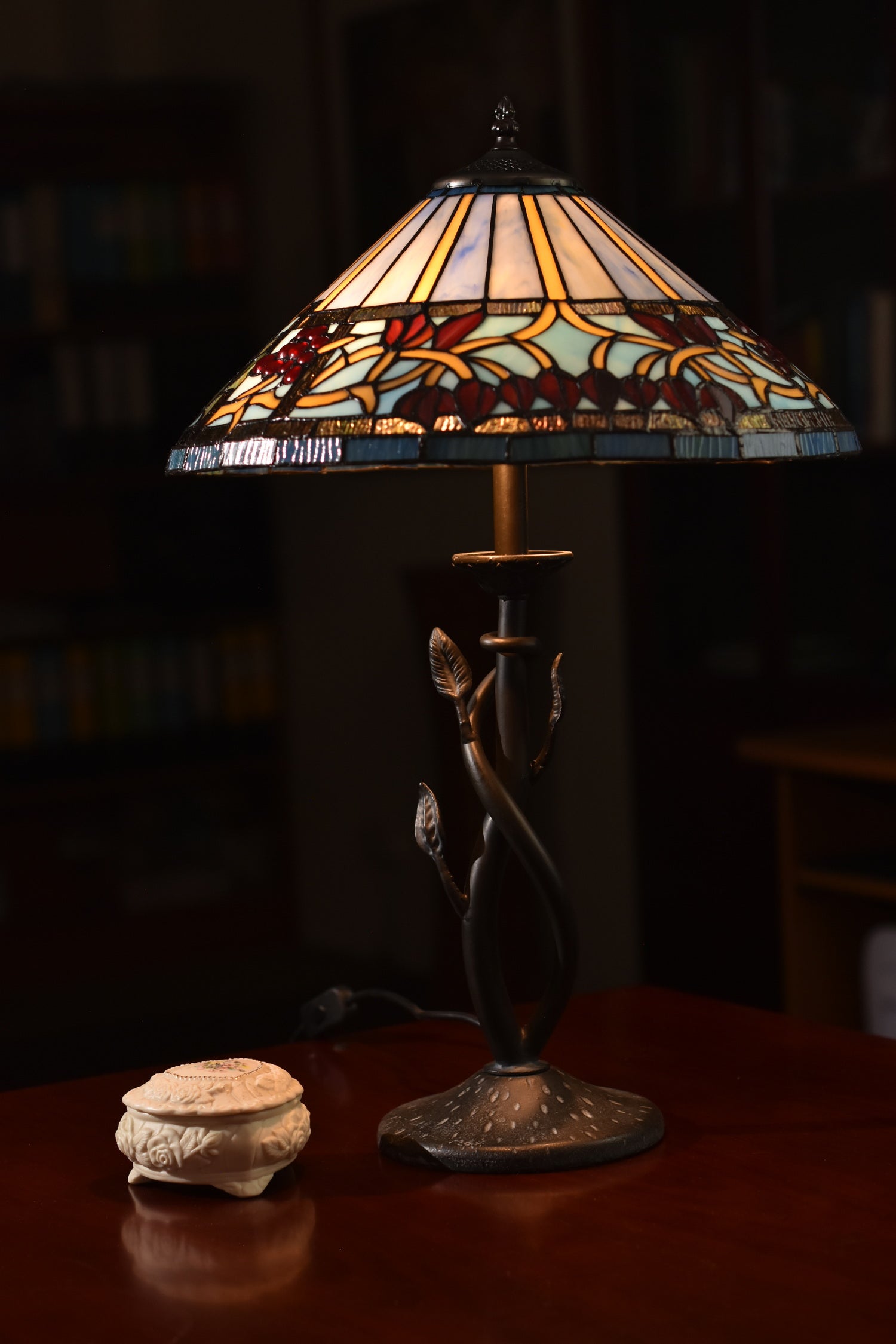 16" Red Fruit Berry Bean Wisteria Tiffany Table Lamp Country and Rustic Style Iron base