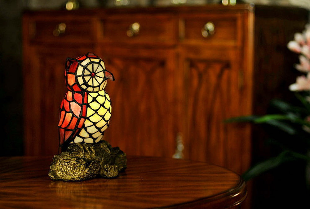 Vivid Red Owl  Tiffany Leadlight Art Deco Stained Glass Accent Lamp